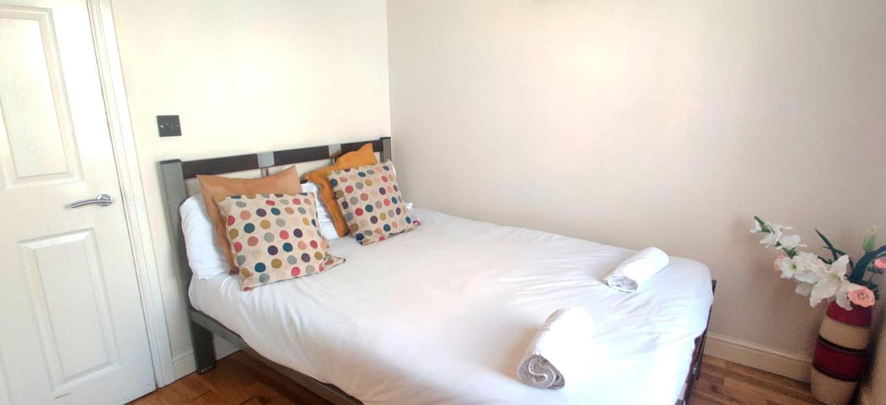 Studio Flat Near Liverpool St & Shoreditch London. ภายนอก รูปภาพ