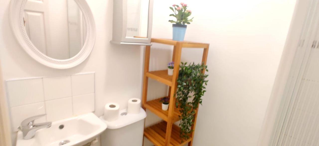 Studio Flat Near Liverpool St & Shoreditch London. ภายนอก รูปภาพ