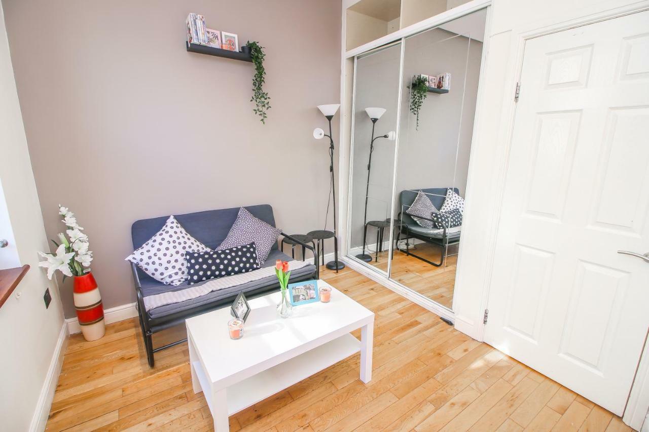 Studio Flat Near Liverpool St & Shoreditch London. ภายนอก รูปภาพ