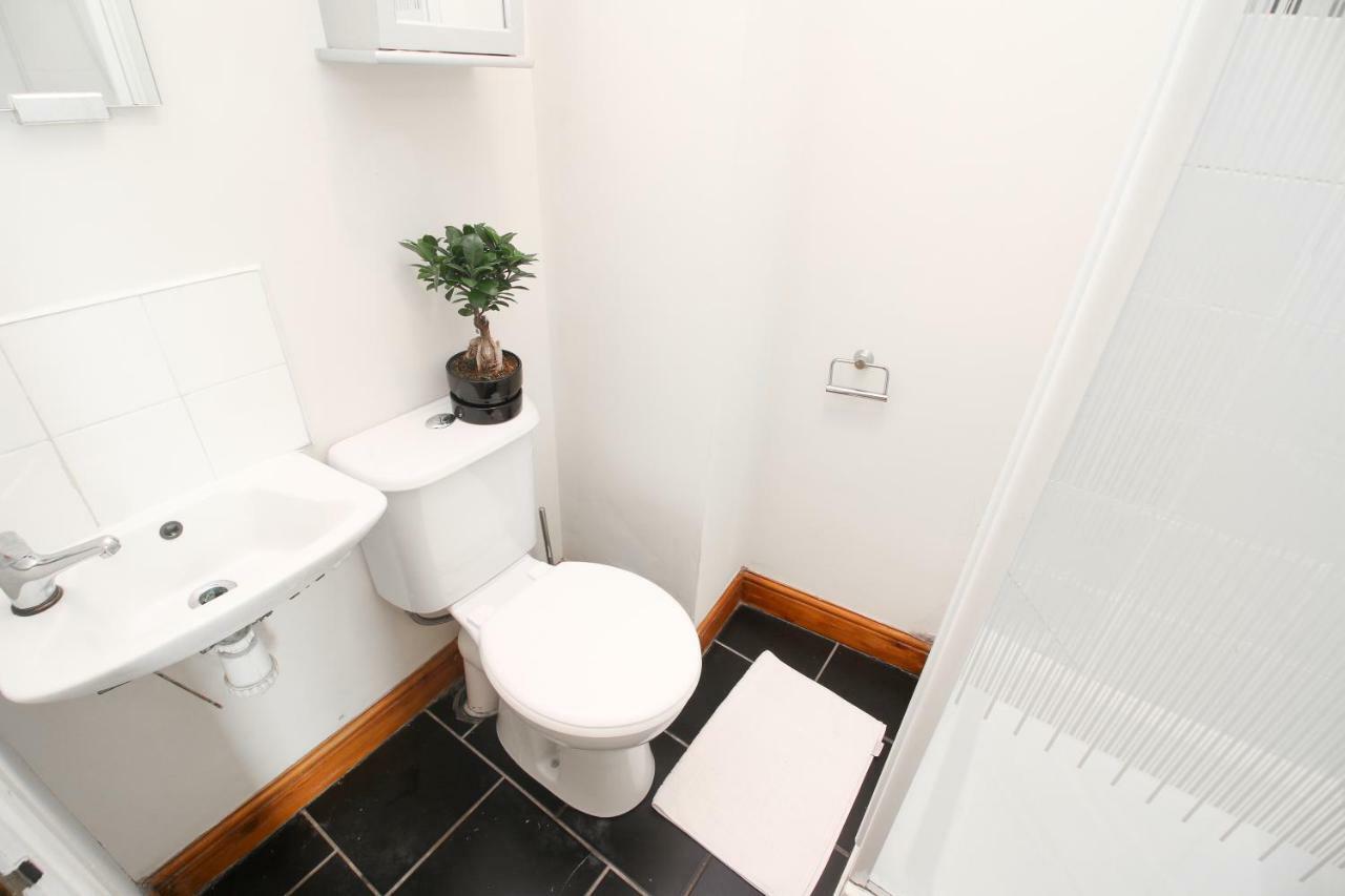 Studio Flat Near Liverpool St & Shoreditch London. ภายนอก รูปภาพ
