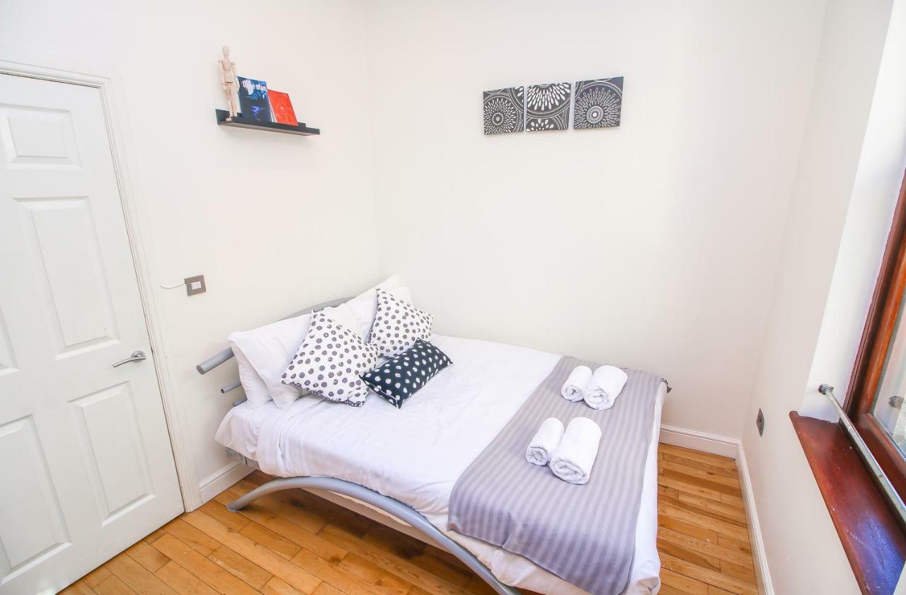 Studio Flat Near Liverpool St & Shoreditch London. ภายนอก รูปภาพ
